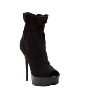 Chinese Laundry  Black Mollie Heeled Bootie